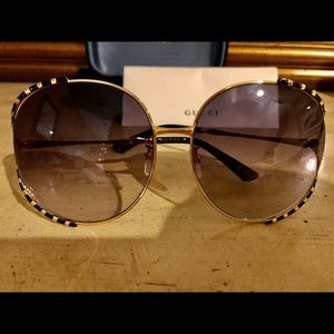 GUCCI new!!! sunglasses. New with case and authenticity certs. Hot!
